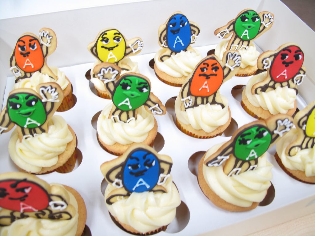 0004 M&M カップケーキ