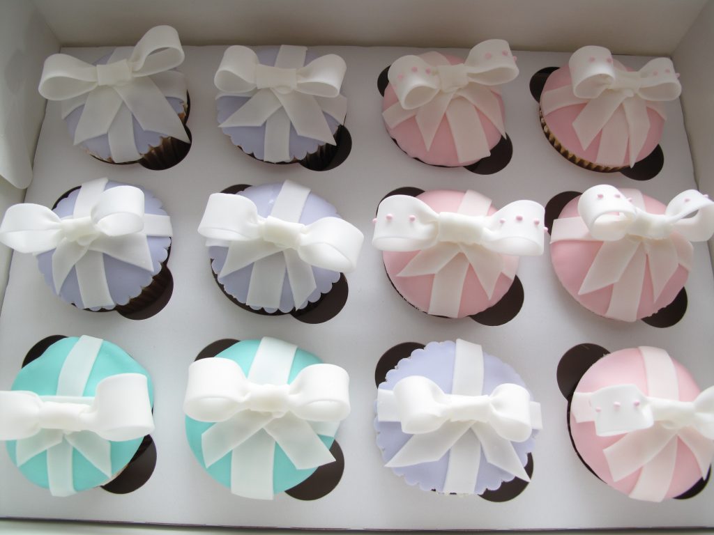 0006　Ribbon cupcakes　リボンのカップケーキ