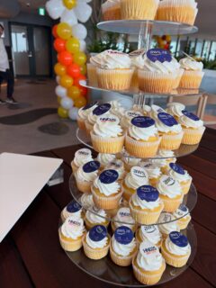 The new office opening was celebrated with the corporate logo cupcakes! 💫🏙️Thank you very much for the order! 
新しいオフィスのオープニングでカップケーキをオーダーいただきました。どうもありがとうございます！
麻布台ヒルズのロケーションが素敵です。カフェテリアもオシャレ。

#corporatelogocupcakestokyo #officeopening upcakes #partyinstyletokyo #オフィスオープニングカップケーキ #コーポレートロゴカップケーキ東京