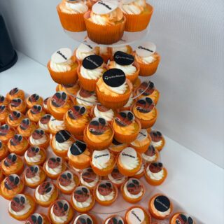 It will be a good weather for golfing soon. Thank you so much for the order and sending me many photos! Very glad to be apart of the celebration. 
少しずつゴルフに良い季節に近づいていますね。日本でもとても人気のブランド様のお祝いのイベントでした。本当にありがとうございます。そしてお写真をたくさん送って頂き感謝しております。
＃golfbrandcupcakes #corporateeventcupcakestokyo #partyinstyletokyo #ゴルフブランドカップケーキ #コーポレートイベントロゴカップケーキ