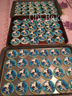 I hope you are not feeling blue on the rainy Sunday night..☔️ Wishing tomorrow won’t be too rainy…Throw back Snoopy blues cookie for the artist!  Thank you! 
明日は雨が☔そこまでひどくないと良いなー、と願うばかりです。週末はブルーになっていないと良いけれど。。ブルースなスヌーピーのクッキーを思い出しました。アーチストのMちゃんのクッキーでした。ありがとう！

#bluessnoopycookie #eventcookietokyo #partyinstyletokyo #ブルースヌーピークッキー #パーティインスタイル東京