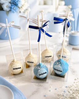 Corporate logo cake pops!  It’s not a very sweet cake pop as I don’t like very sweet treats myself.🤣 Thank you very much for the order. 
コーポレートロゴケーキポップを作成いたしました。オーダーありがとうございました。ケーキポップは甘さ控えめです。チョコレートコーティングが楽しい作業です。個別包装いたします。

#corporatelogocakepops #corporatesweetstokyo #コーポレートロゴケーキポップ #コーポレートロゴスイーツ東京